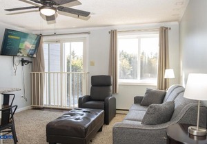 Stroll to Slopes, Village Area, Ski in-out MtLodge 269