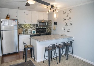 Stroll to Slopes, Village Area, Ski in-out MtLodge 269