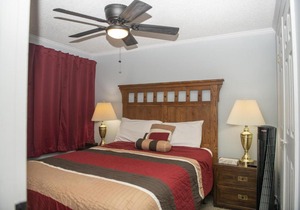 Stroll to Slopes, Village Area, Ski in-out MtLodge 269