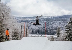 Stroll to Slopes, Village Area, Ski in-out MtLodge 157