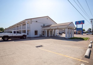 Studio 6 Bryan, TX - University Area