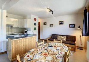 Studio agréable avec balcon, proche pistes et commerces - FR-1-417-22
