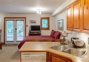 Studio Apartment