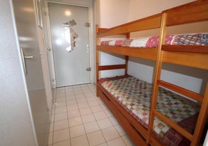 Studio cabine avec terrasse, à 550m de la plage et 100m des commerces, idéal 4 pers., animaux acceptés - FR-1-307-156