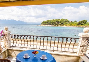 Studio flat near beach Sućuraj, Hvar (AS-566-b)