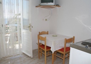Studio flat near beach Igrane, Makarska (AS-2679-a)