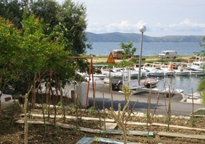 Studio flat near beach Igrane, Makarska (AS-2679-a)