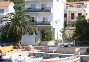 Studio flat near beach Igrane, Makarska (AS-2679-a)