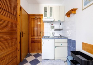 Studio flat with balcony Sućuraj, Hvar (AS-6852-c)