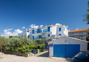 Studio flat with balcony Sućuraj, Hvar (AS-6852-c)