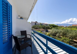 Studio flat with balcony Sućuraj, Hvar (AS-6852-c)