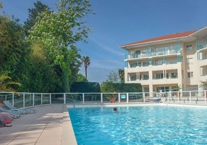 Studio for 4 people with terrace, ideally located, residence with swimming pool