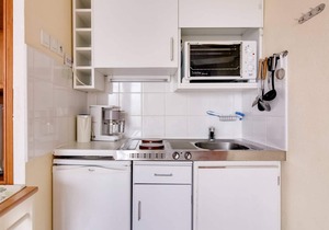 Studio for 4 with TV, parking, pets allowed, near ski resort