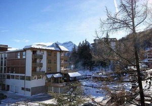 Studio Lumineux à 250m des Pistes, Parking Privé, Balcon et Équipements Complets - FR-1-165A-134