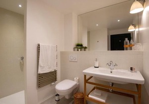 Studio moderne à Sauzon avec vue port, wifi et lits faits - FR-1-418-186