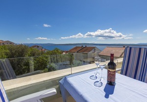 Studio with air conditioning and sea view