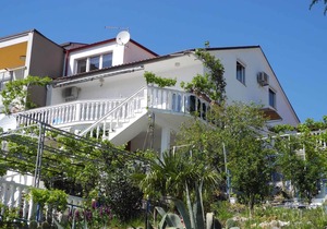 Studio with terrace and air conditioning
