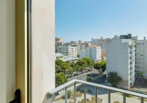 Stunning 2 BDR Apt Sleeps 4 nr Entrecampos
