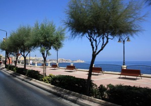 Stunning 3BR Apartment with Marina Views