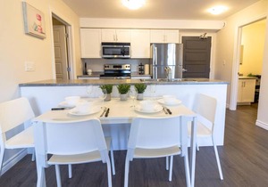 Stunning Condo, Steps from UNB & Hospital, Patio!