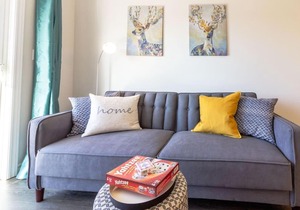 Stunning Condo, Steps from UNB & Hospital, Patio!