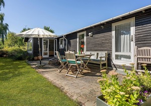 Stunning home in Bogø By