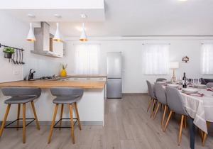 Stunning home in Kras with WiFi