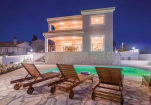 Stunning Home In Linardici With Wifi