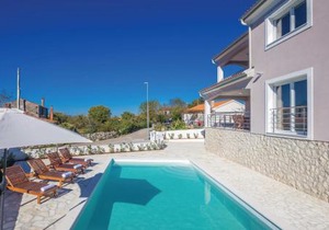 Stunning Home In Linardici With Wifi