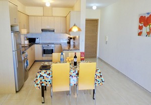 Stunning Polis Penthouse w/ private roof Hot Tub, sea views & free wifi