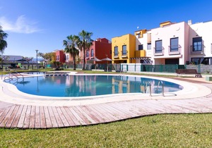 Stunning villa for 4 guests with pool, WIFI, A/C, TV, terrace and parking