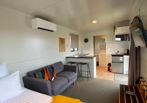 Stunted Totara, Unit 3