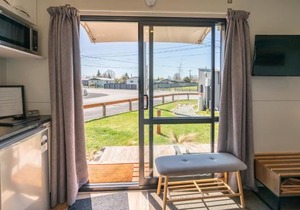 Stunted Totara, Unit 4
