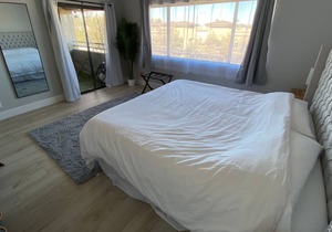 Stylish 2 Bedroom Condo with Beautiful Amenities