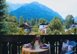 Stylish apartment with beautiful mountain scenery (St5)/Steilhofweg. 65 sqm, south-facing balcony
