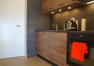 Stylish & Modern, Eperon