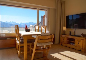 Stylish & Modern, Eperon