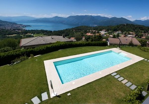 Stylishly furnished 3½-room house in a residence with pool and dream view