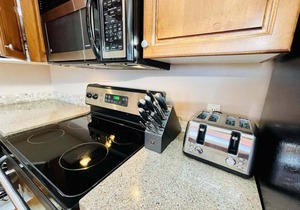 SullivanStone #32 - Golf - Ski - Hike - Chill - Private Hot Tub - Sleeps 8.
