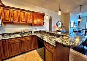 SullivanStone 34 - Golf - Ski - Hike - Chill - Private Hot Tub - Sleeps 10