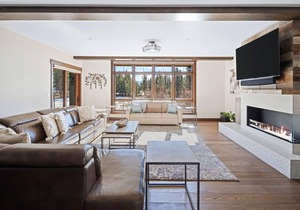Sumptuous 3 bed, 4 bath Residence in Private Lakefront Community