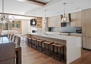 Sumptuous 3 bed, 4 bath Residence in Private Lakefront Community