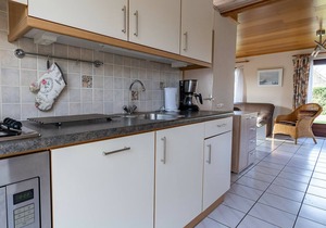 Sun, sand, and the nearby sea, combined with this cosy holiday home, leave nothing to be desired (dog-friendly, fenced).