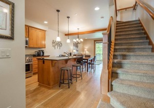 Suncadia 2 Bdrm Pet Friendly Townhome, Short Walk to Swim and Fitness Center