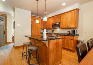 Suncadia 2 Bdrm Pet Friendly Townhome, Short Walk to Swim and Fitness Center
