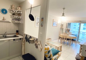 Sunny Apartment Near Beach, WiFi, Garage, Balcony
