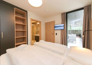 Sunny holiday apartment Ski in - Ski out