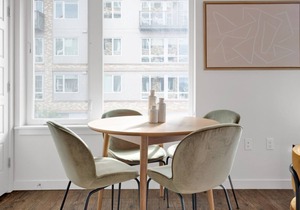 Sunny SLU 2BR w/ BBQ & Gym, near great dining, by Blueground