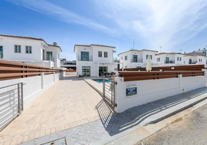 Sunrise Bay Villa #5 - Charming Protaras Centre Getaway