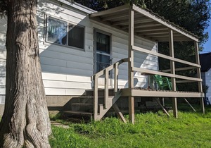 Sunset Lakefront Spacious 8 people Getaway,